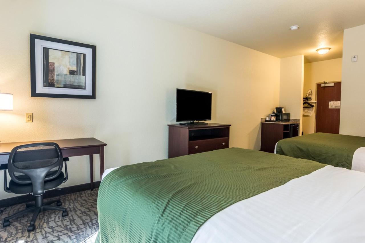 Cobblestone Hotel & Suites - Torrington Kültér fotó